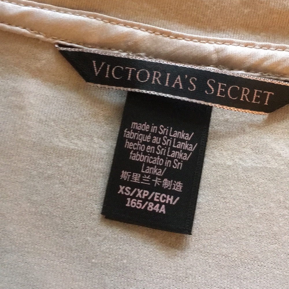 Victoria’s Secret Basic Tee - Picture 2 of 3